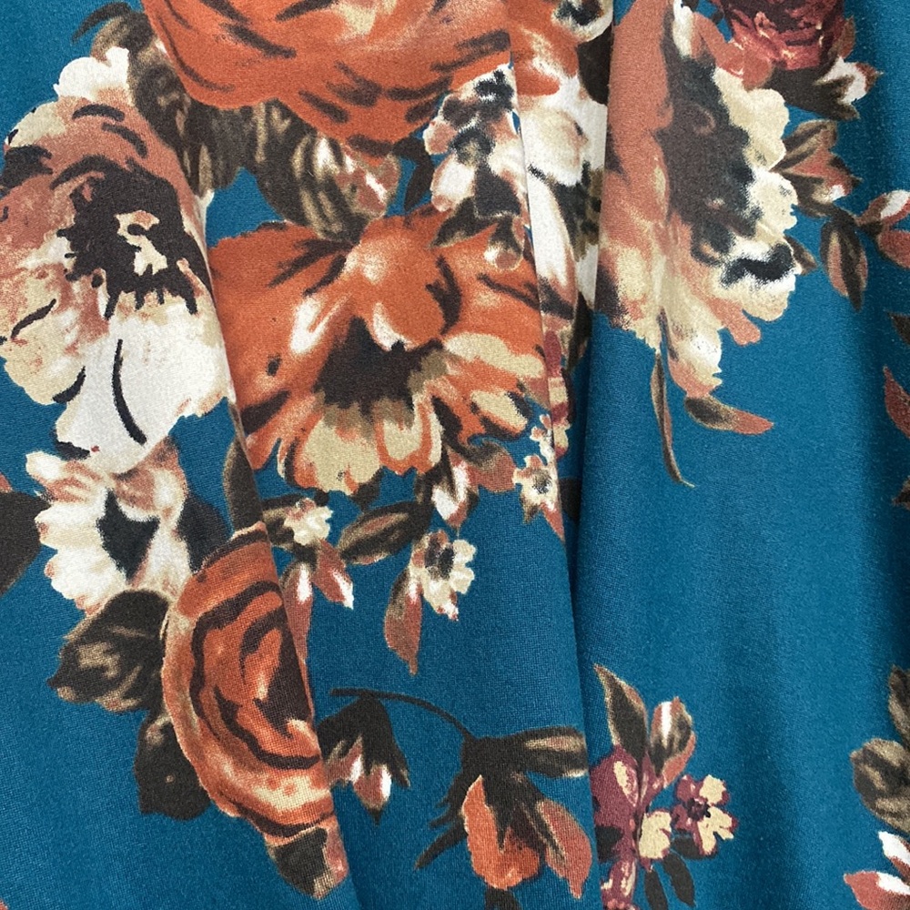 Floral top - Picture 2 of 4